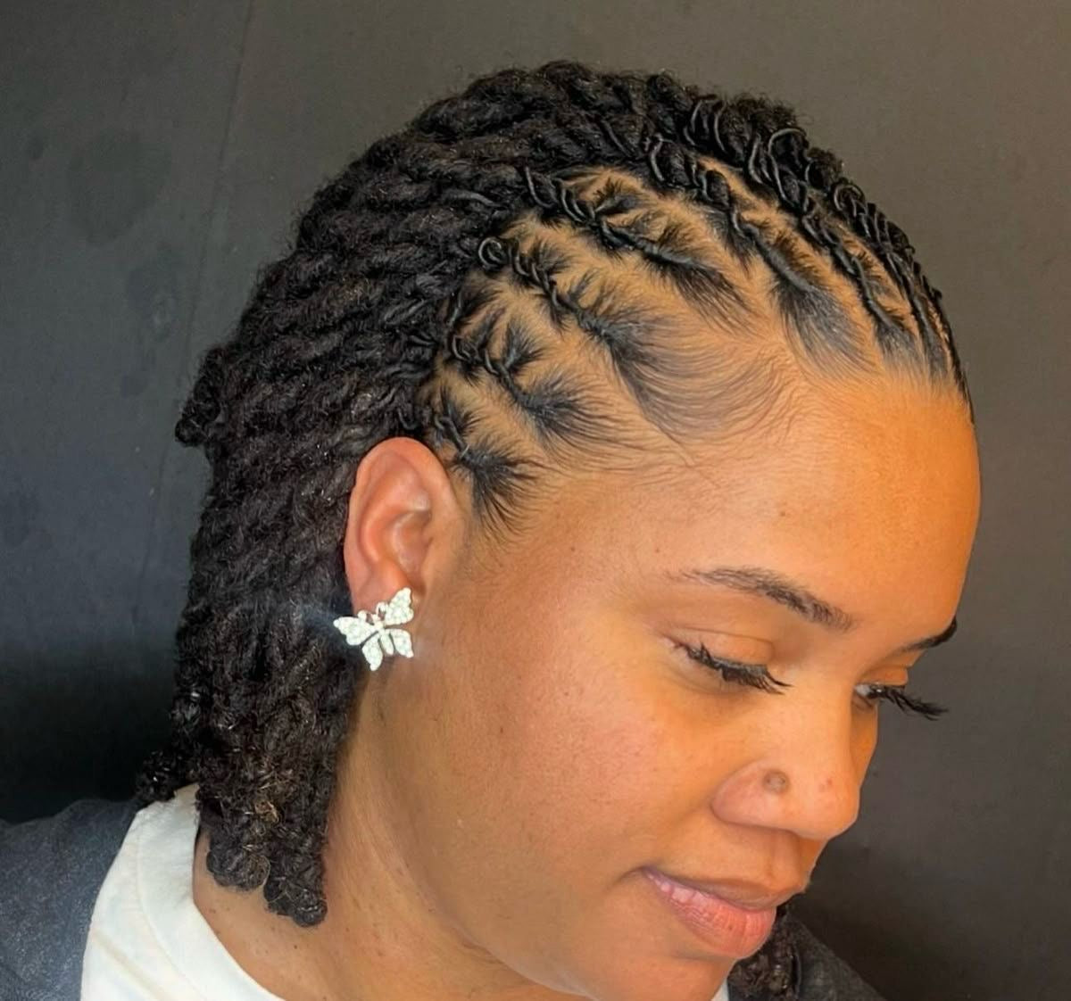 STYLING DREADLOCKS
